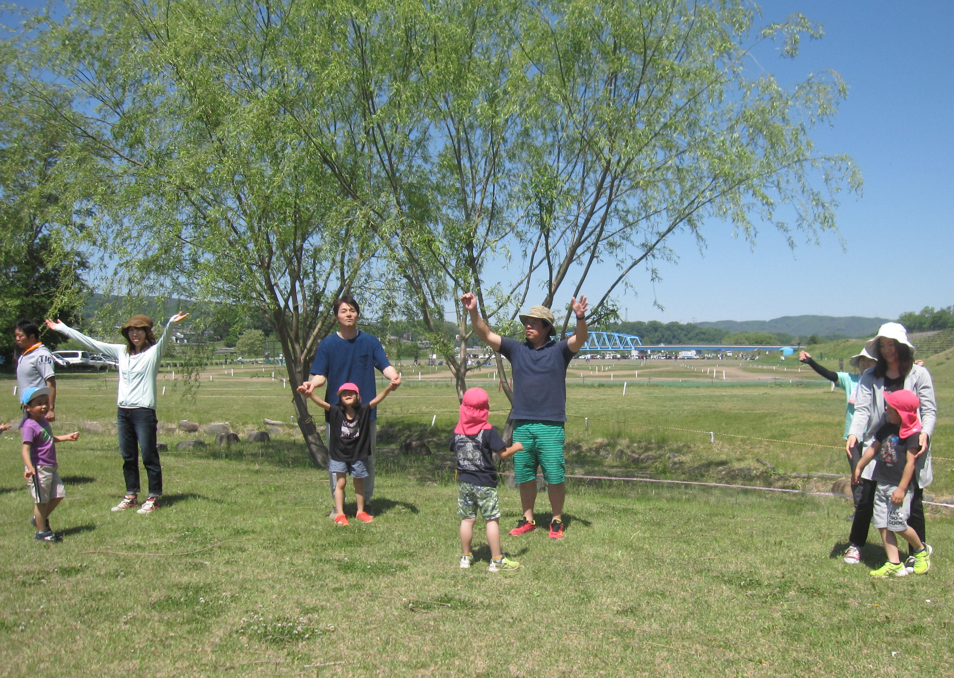 親子で川遊び ーお魚はどこかなー 信州やまほいくの郷